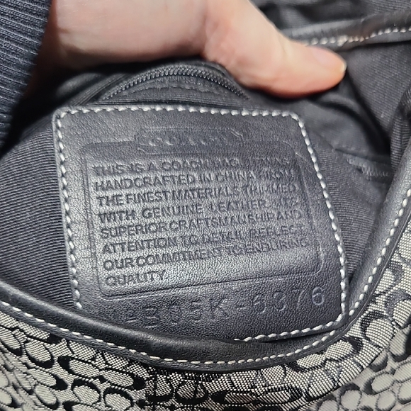 SALE! Coach 6376 Black and Gray signature Patterned Shoulder Messenger Bag - Picture 4 of 15